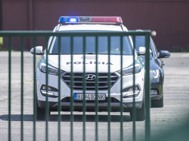 Policajná eskorta / Policajné auto / Polícia /