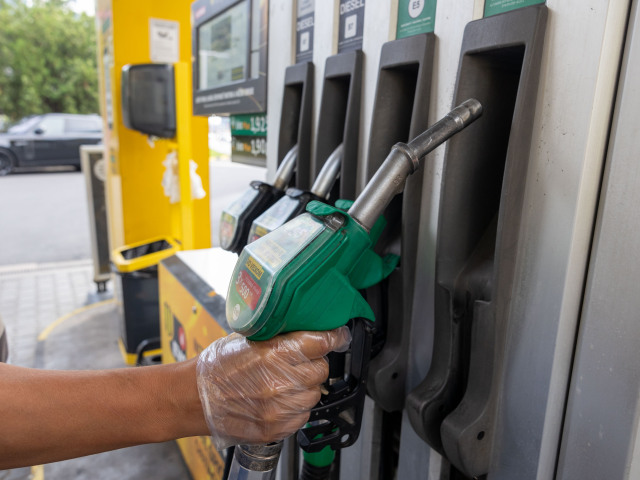 benzín, čerpačka, pumpa, nafta, pohonné látky, benzínová pumpa, tankovanie,