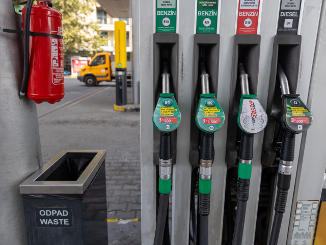 benzín, nafta, pohonné látky, benzínová pumpa, tankovanie, pumpa, čerpačka