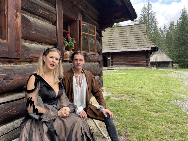 Moderátori tretej časti šou Voda spieva Kristína Tormová a Dano Žulčák.