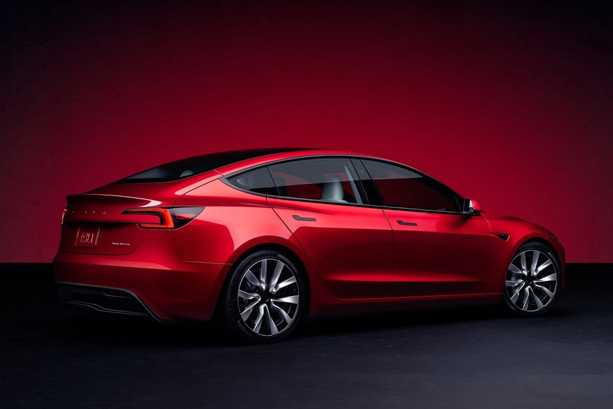 Tesla Model 3 - 2023
