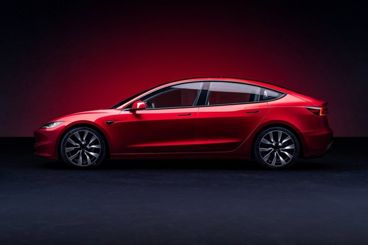 Tesla Model 3 - 2023