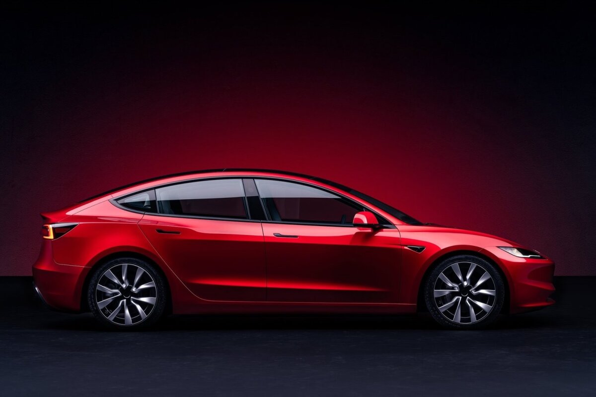 Tesla Model 3 - 2023