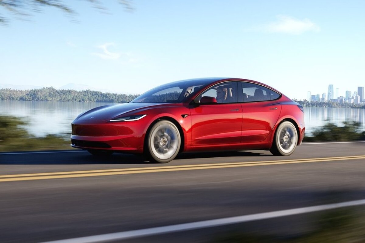 Tesla Model 3 - 2023