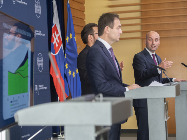SR Bratislava Vláda Dočasná Schôdza TK BAX