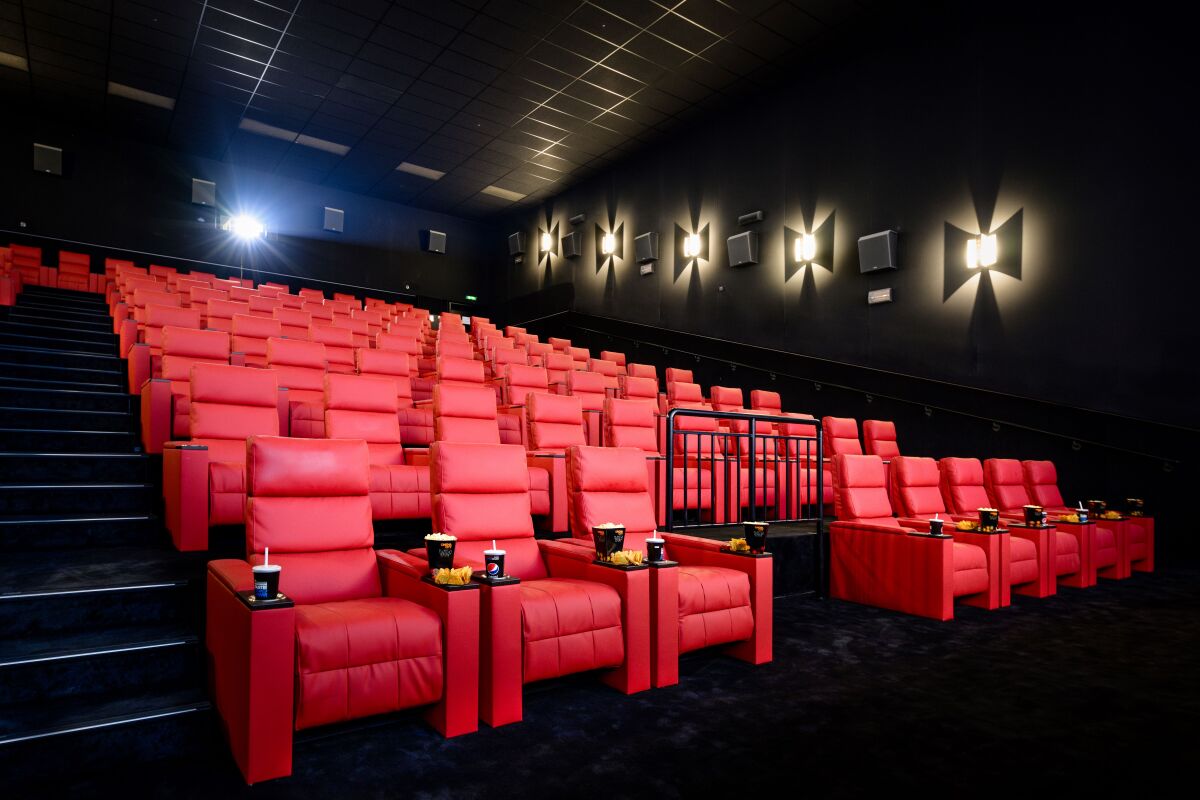 Cinema City, VIP, megaplex