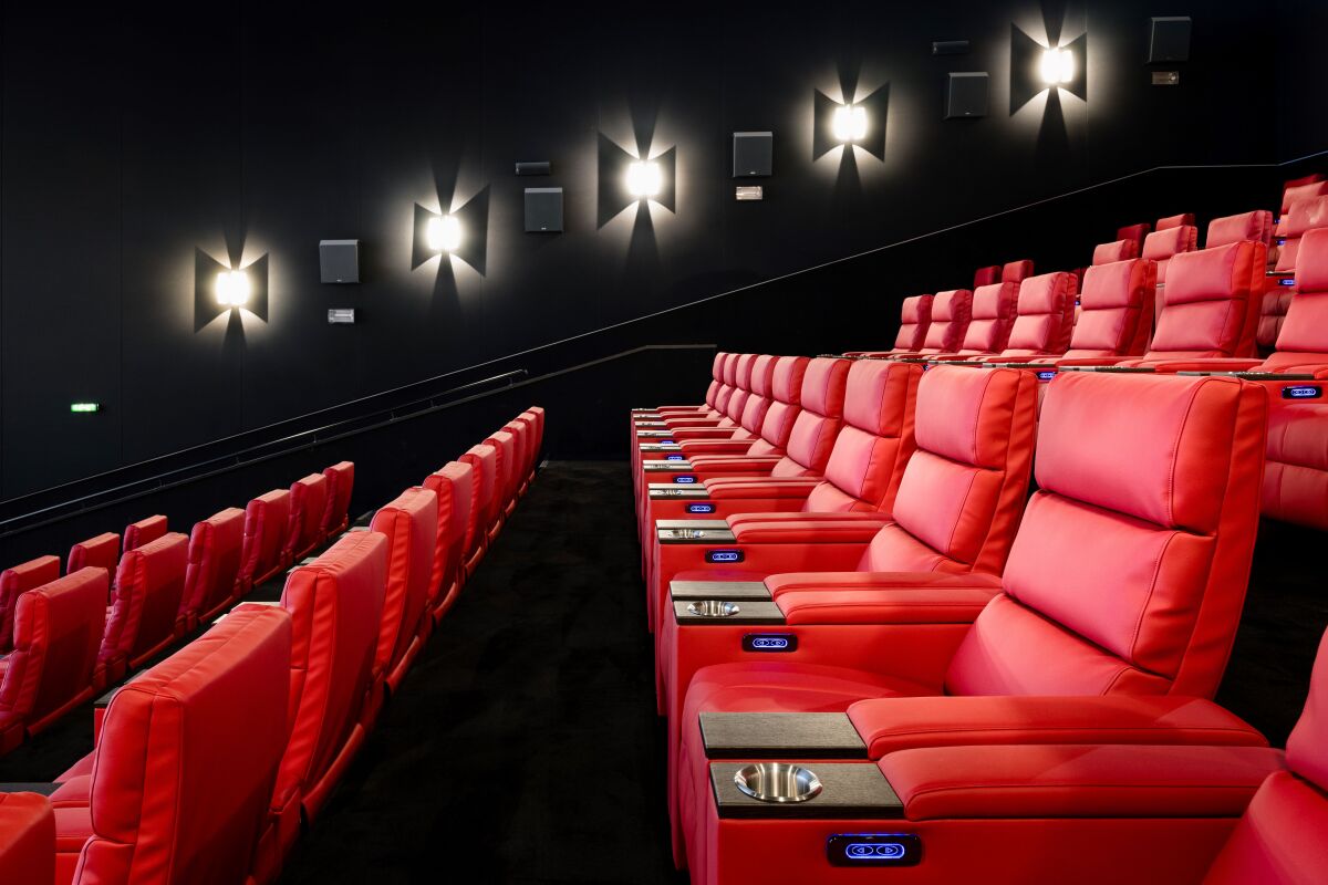 Cinema City, VIP, megaplex