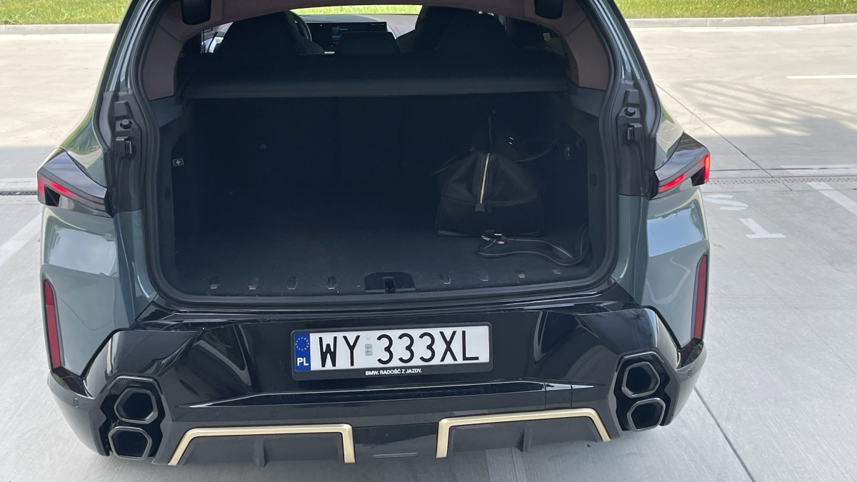 BMW XM (2023)