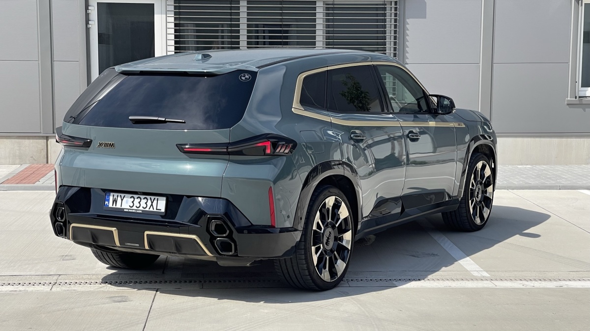 BMW XM (2023)