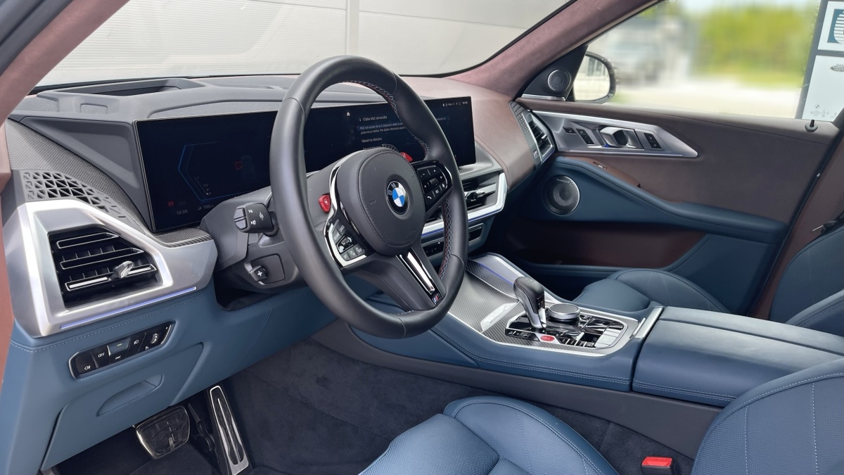 BMW XM (2023)