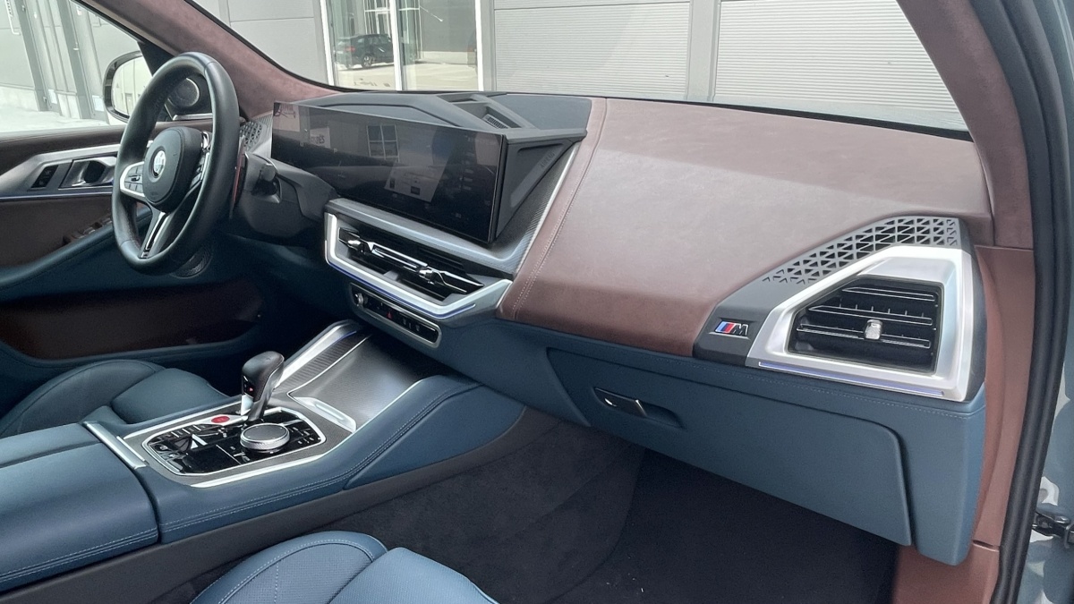 BMW XM (2023)