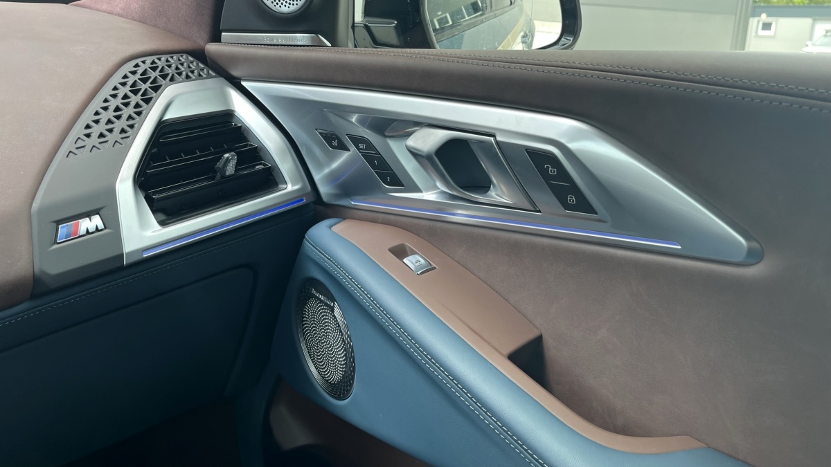 BMW XM (2023)