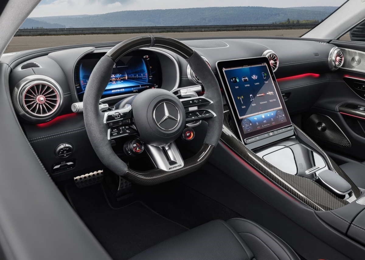 Mercedes-AMG GT Coupe 10