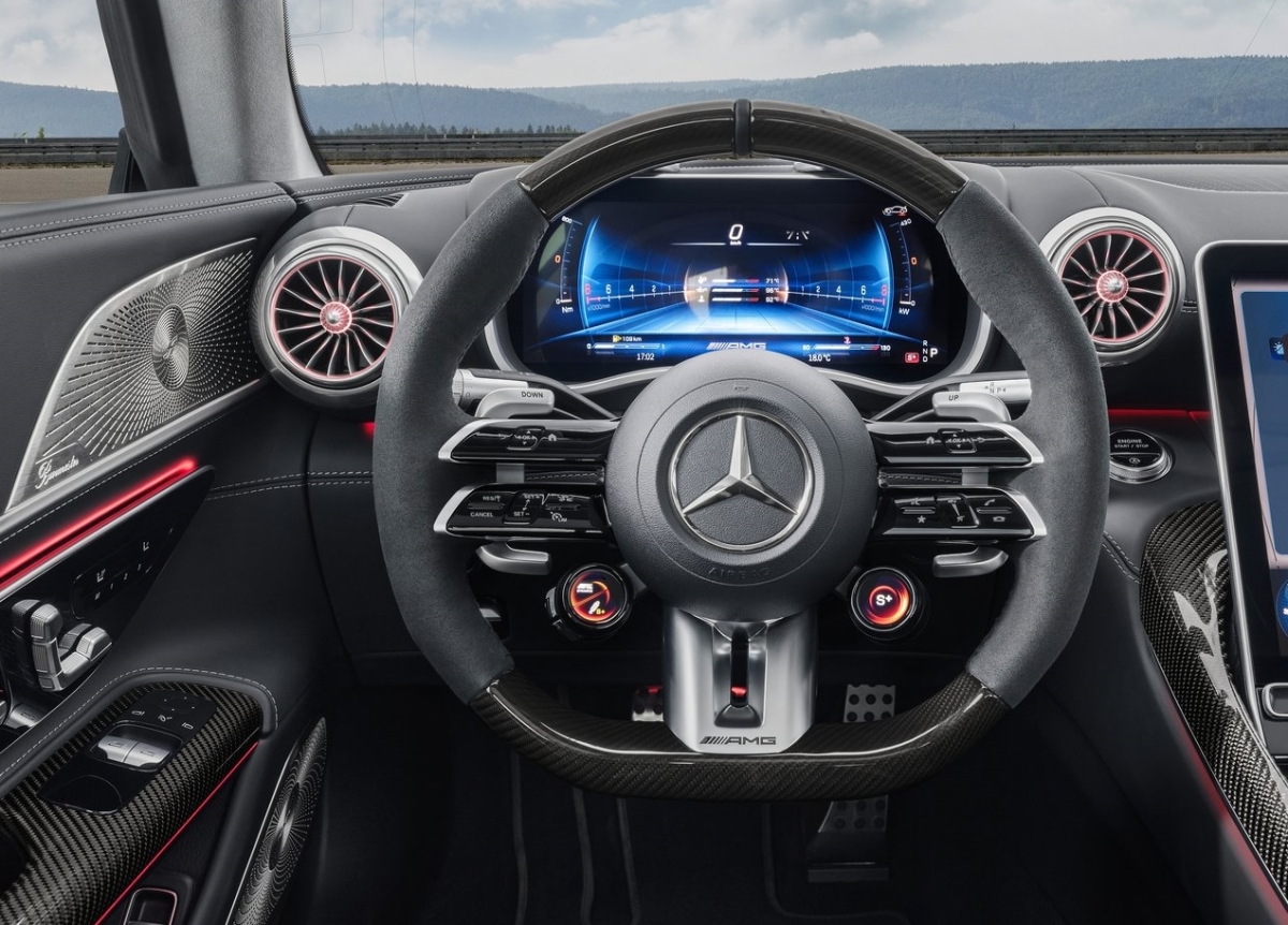 Mercedes-AMG GT Coupe 12