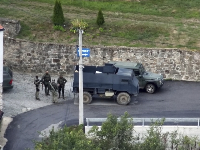 Srbsko Kosovo Kurti policajti streľba obeť