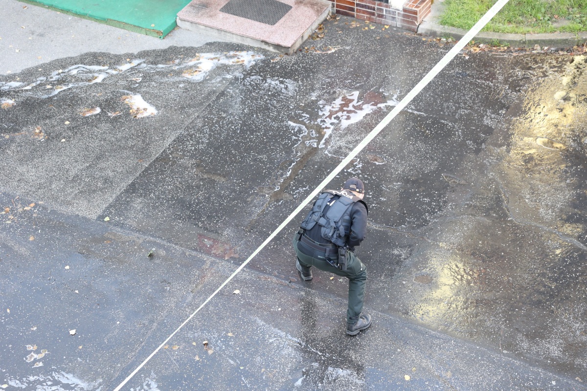 Dúbravka / Fedáková ulica / Polícia / Policajná páska / Kriminalisti /