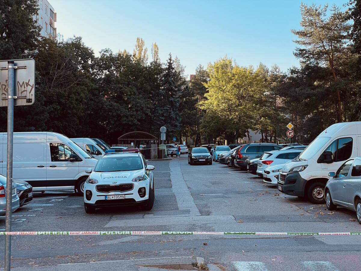 Dúbravka / Fedáková ulica / Polícia / Policajná páska /