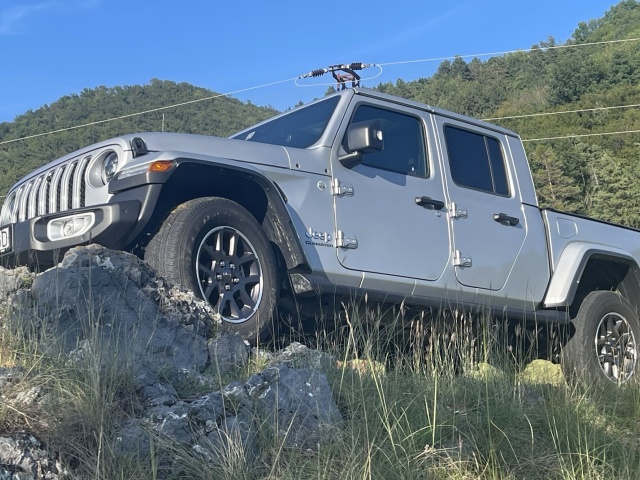Jeep Gladiator Overland (2023)