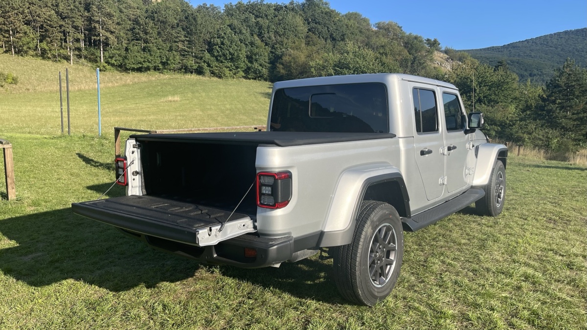 Jeep Gladiator Overland (2023)