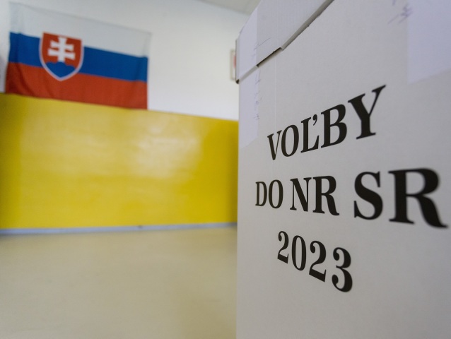 Voľby 2023 / Volebná miestnosť /