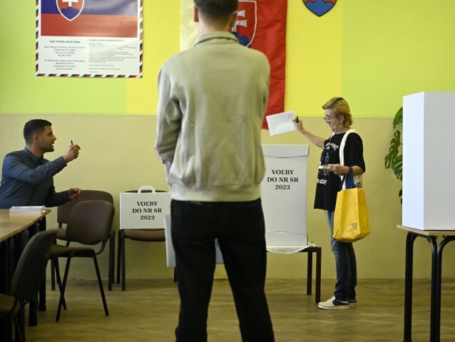 Výsledky strán v samosprávnych krajoch.