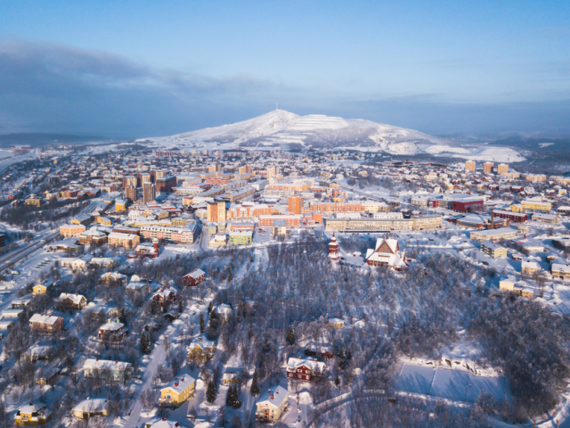 Kiruna, Švédsko, Laponsko, zima, sneh, mesto, mráz, bane, ťažba,