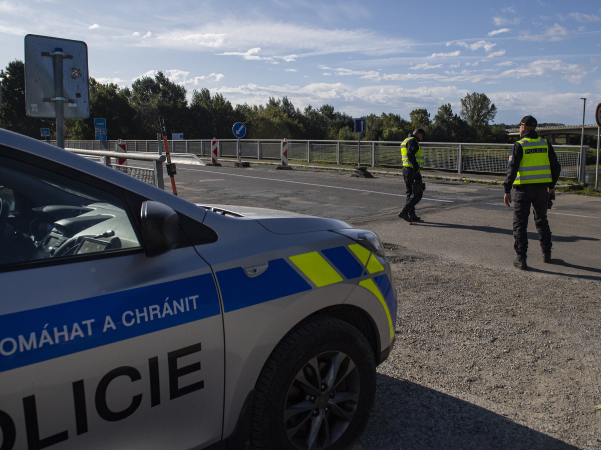 ČR SR kontroly náhodné nelegálni migranti zachytenie