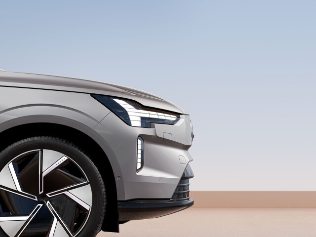 Nové Volvo EX90 - svetlá
