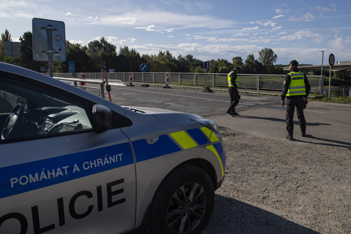ČR SR kontroly náhodné nelegálni migranti zachytenie