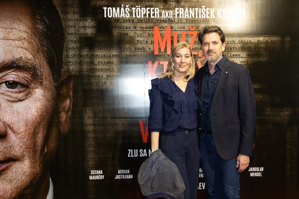 Muz ktory stal v ceste 03 Jana a Marek Majeski na premiere