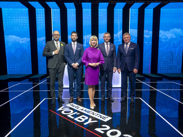 Finálová debata TV JOJ s lídrami štyroch strán: zľava Richard Sulík (SaS), Michal Šimečka (PS), Peter Pellegrini (Hlas-SD) a Robert Fico (Smer-SD). Moderátorkou diskusie bola Jana Krescanko Dibáková.