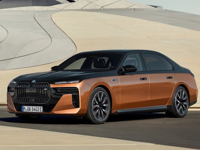 BMW i7 M70 x Drive 1