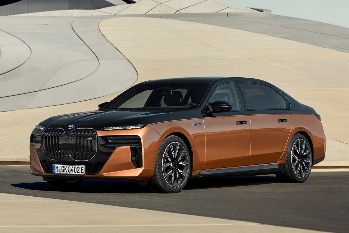 BMW i7 M70 x Drive 1