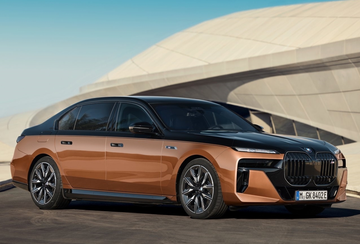 BMW i7 M70 x Drive 2