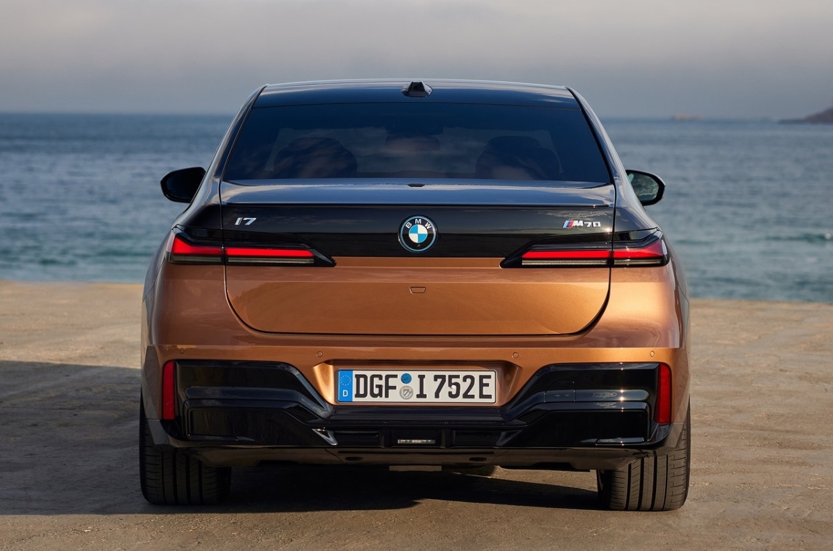 BMW i7 M70 x Drive 7