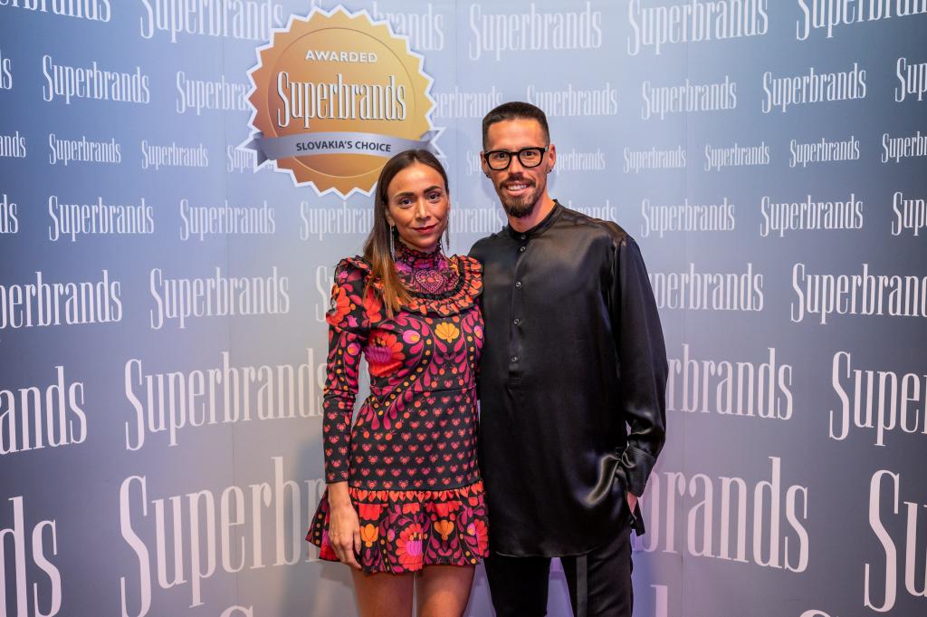 Marek Hamšík sa stal Osobnosťou roka na Superbrands Slovakia. Na slávnostný večer prišiel v spoločnosti manželky.