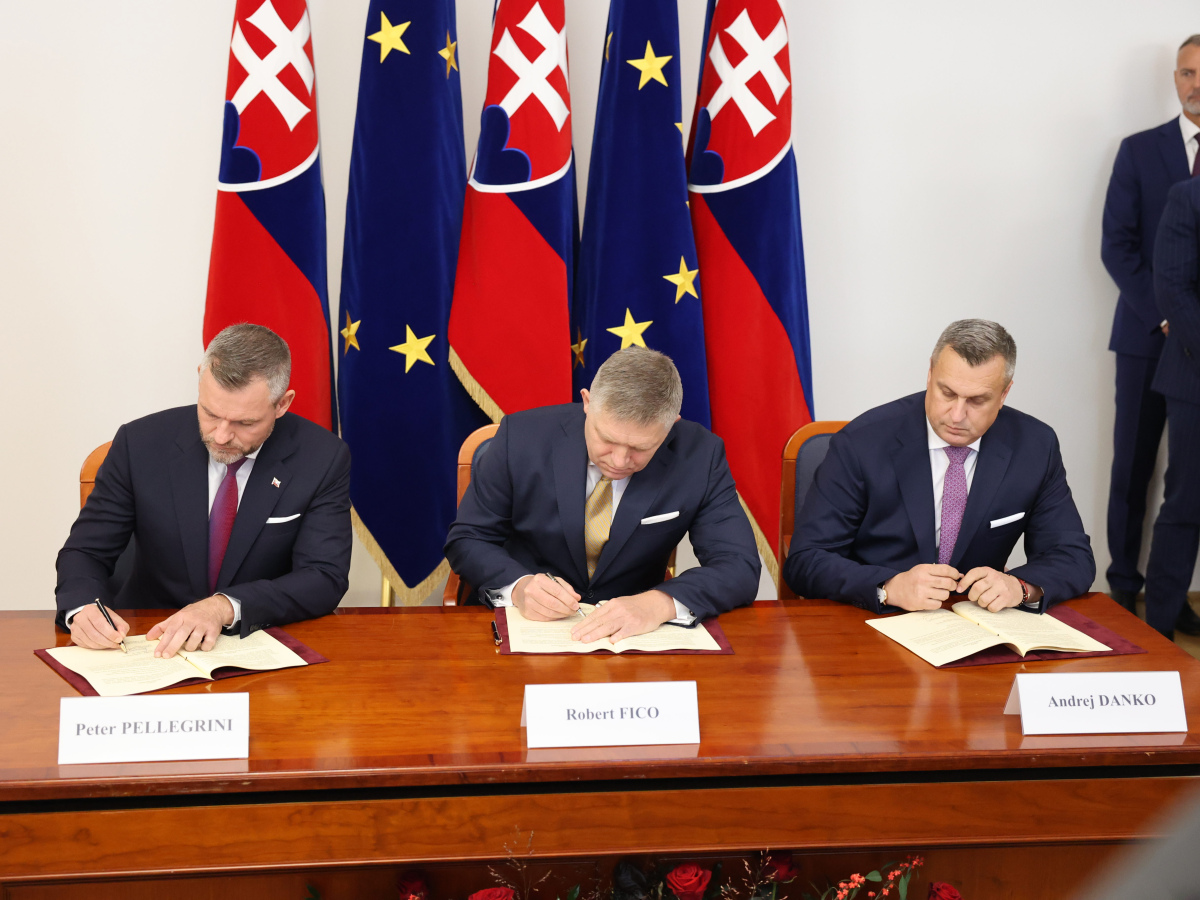 Robert Fico, Andrej Danko, Peter Pellegrini, podpis, koaličná zmluva