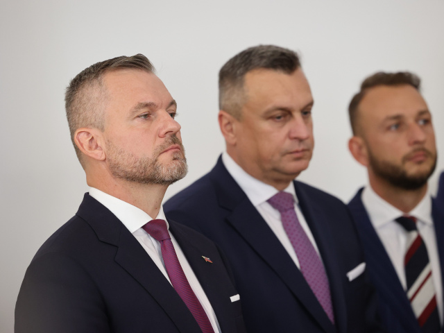 Robert Fico, Andrej Danko, Peter Pellegrini, podpis, koaličná zmluva