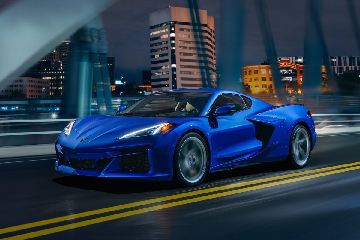 Chevrolet Corvette E-Ray - 2023