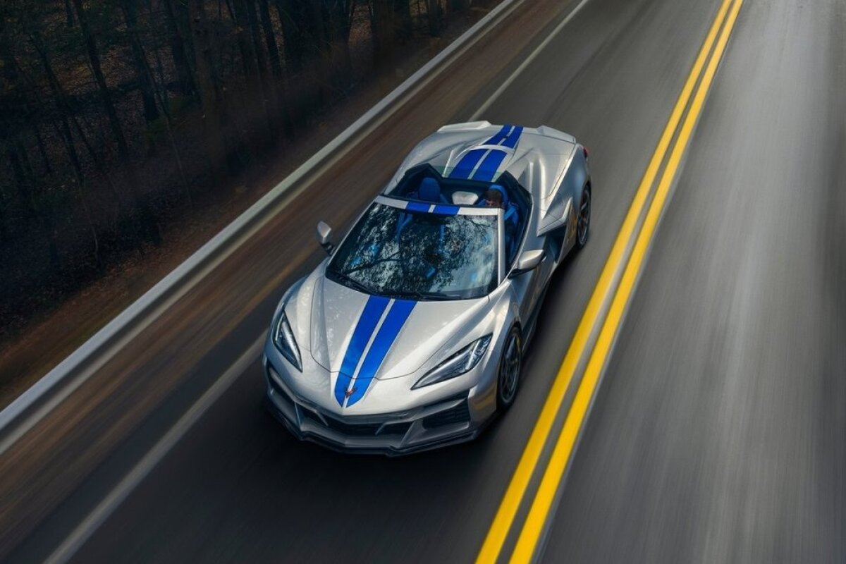 Chevrolet Corvette E-Ray - 2023