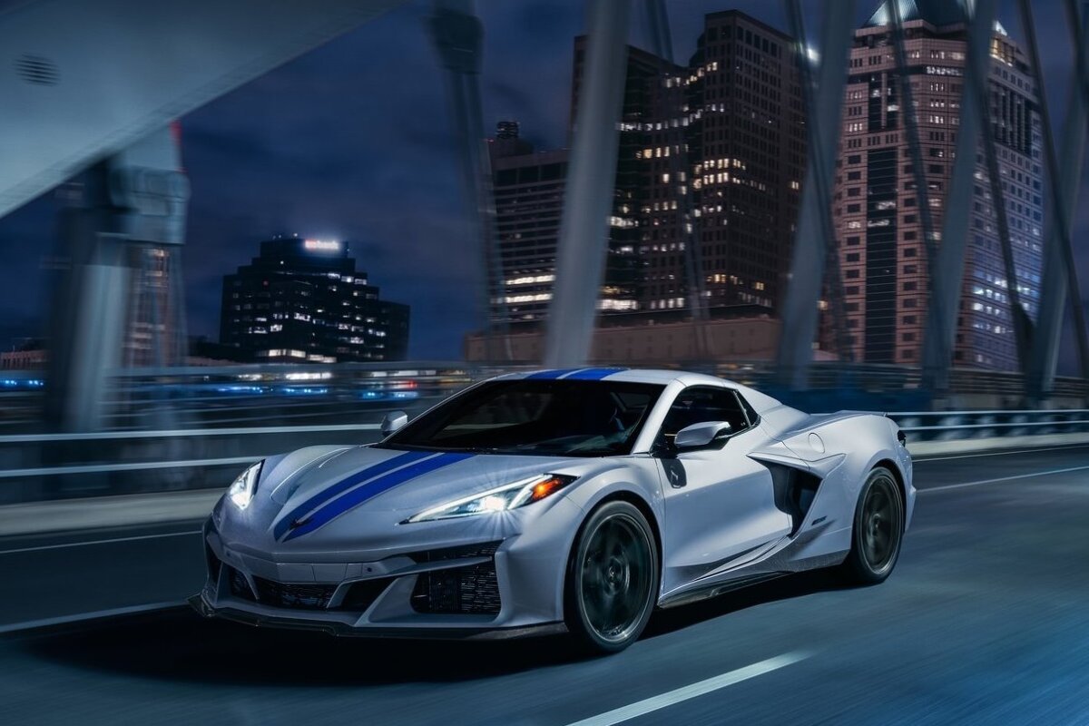 Chevrolet Corvette E-Ray - 2023