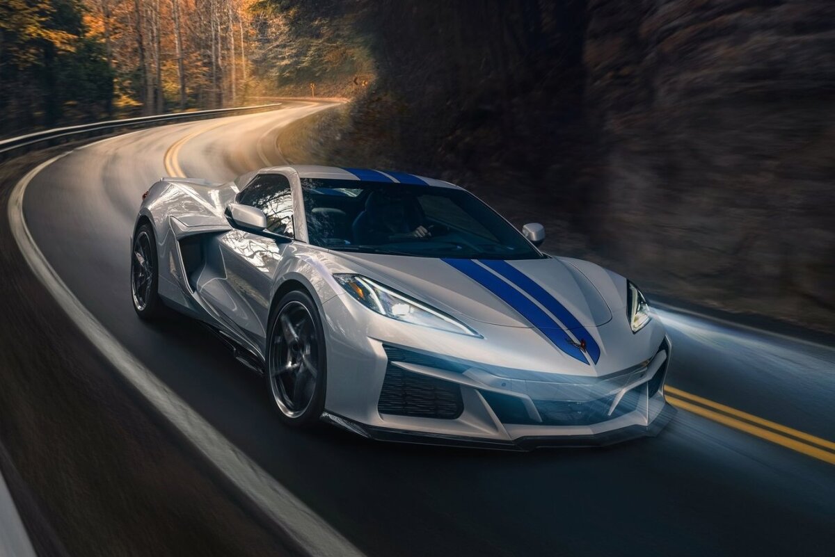 Chevrolet Corvette E-Ray - 2023