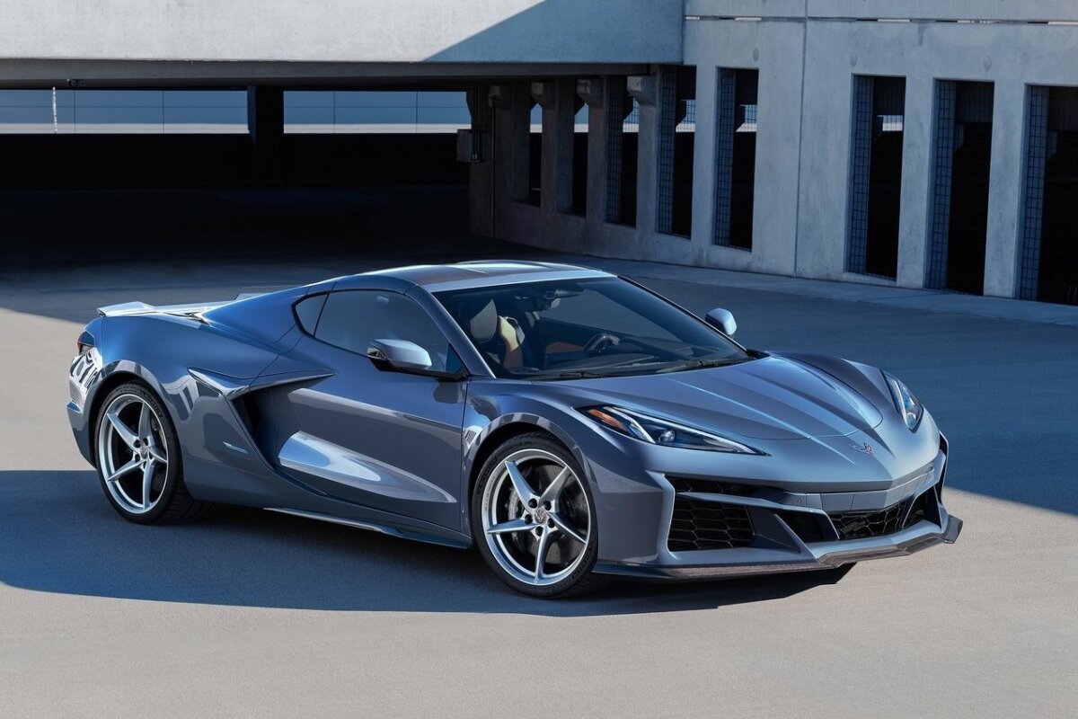 Chevrolet Corvette E-Ray - 2023