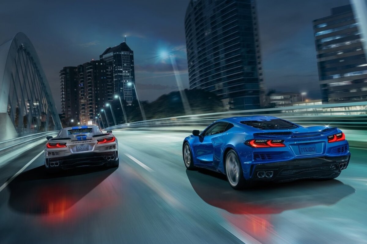 Chevrolet Corvette E-Ray - 2023