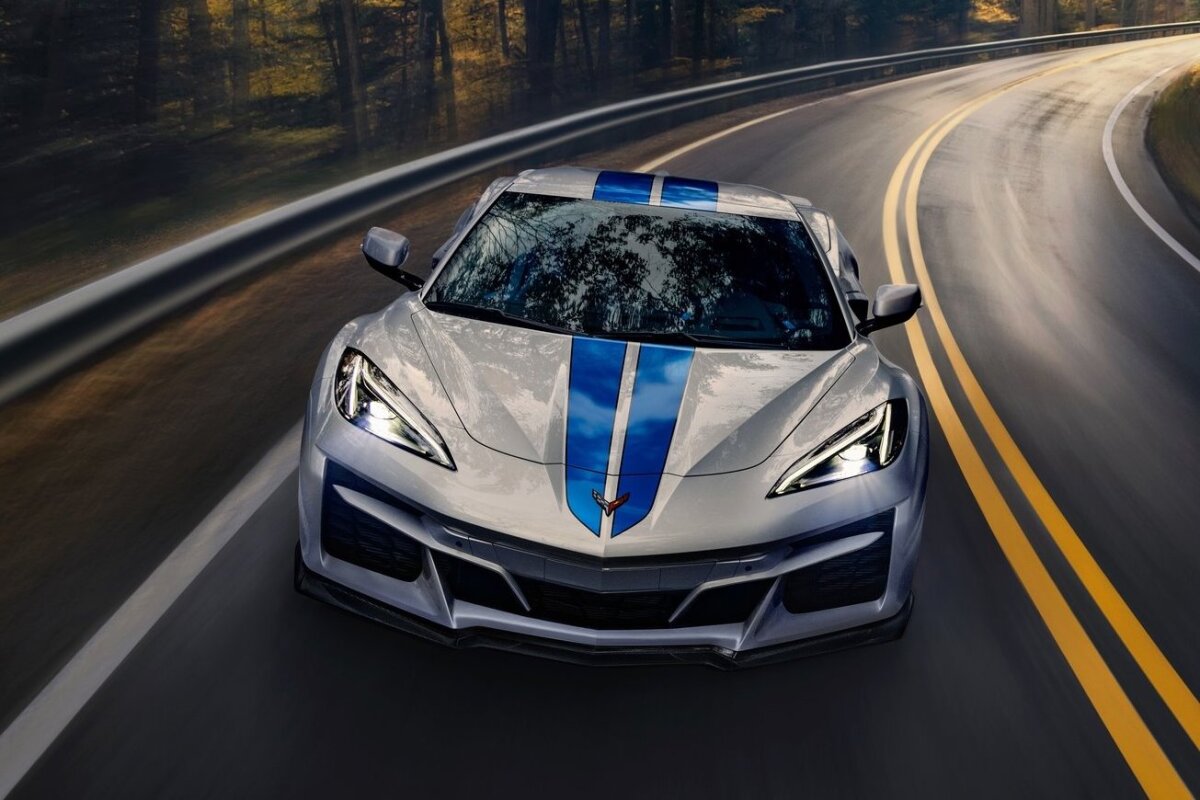 Chevrolet Corvette E-Ray - 2023