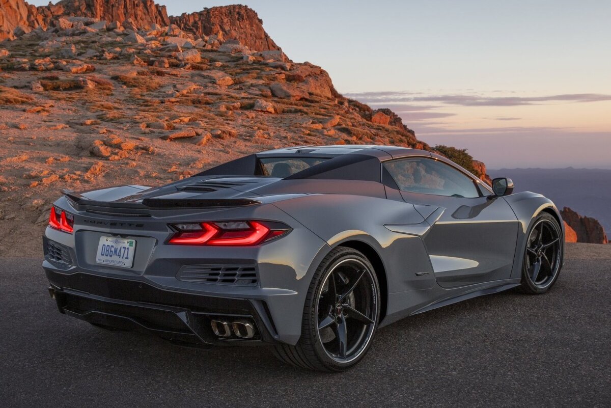 Chevrolet Corvette E-Ray Convertible - 2023