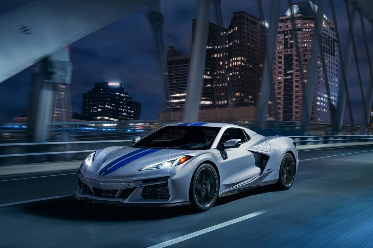 Chevrolet Corvette E-Ray Convertible - 2023