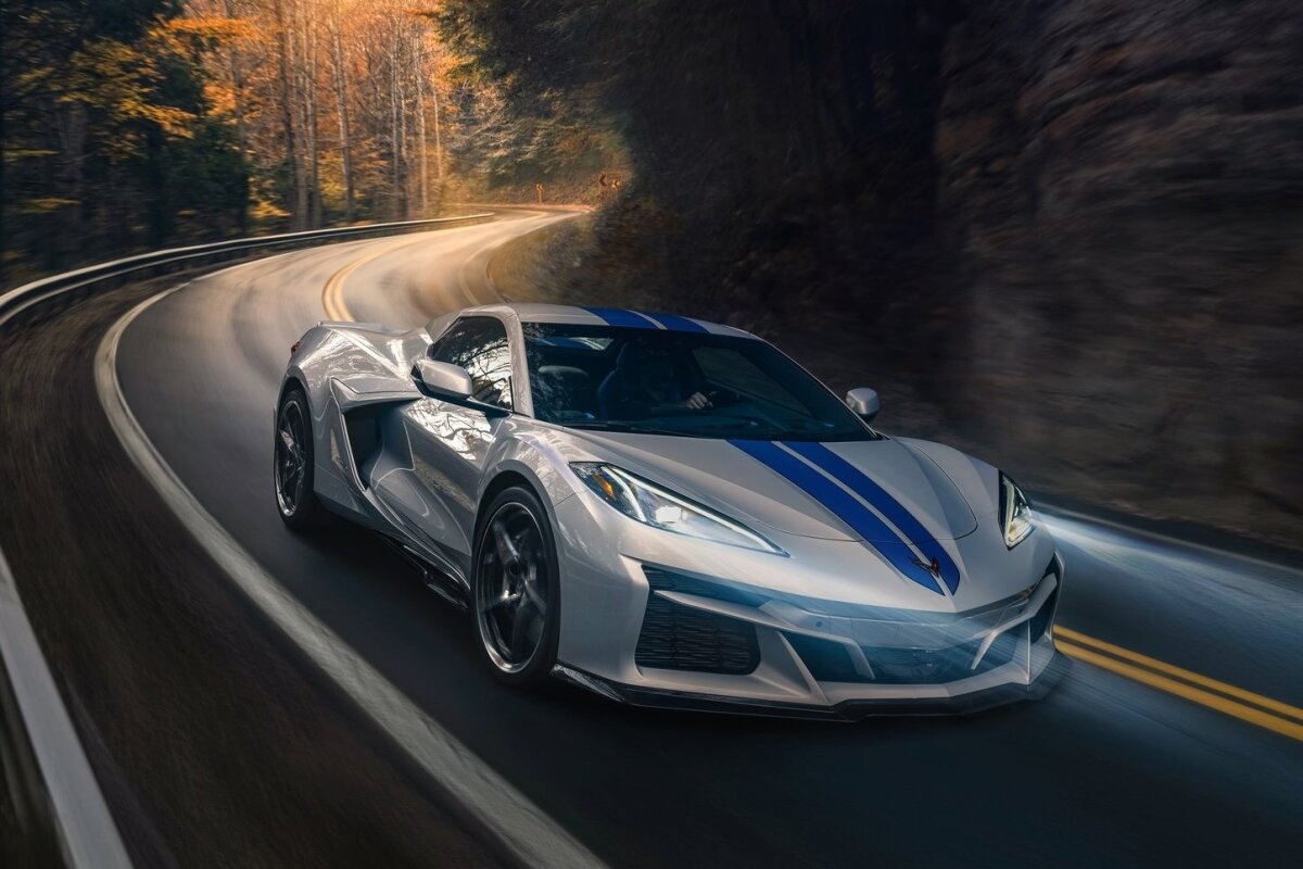 Chevrolet Corvette E-Ray Convertible - 2023