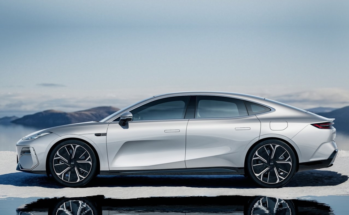 Geely Galaxy E8 3
