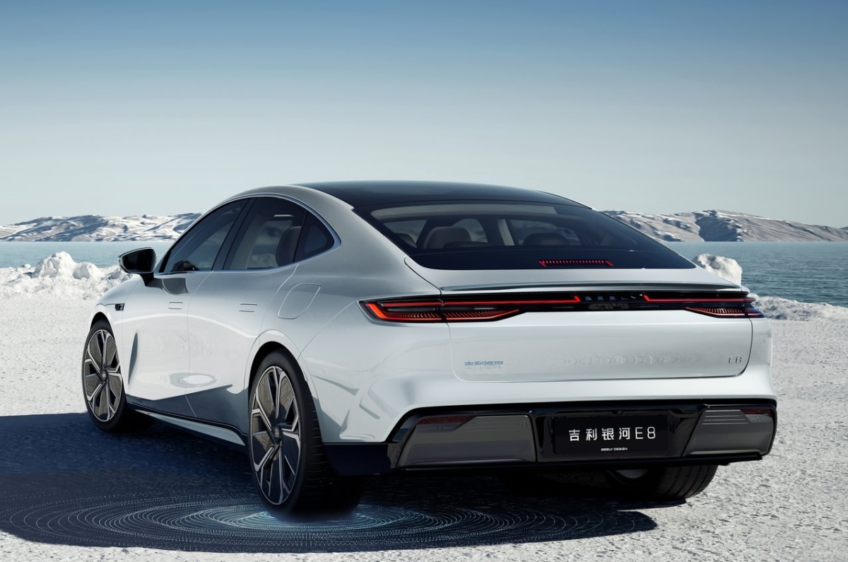 Geely Galaxy E8 4